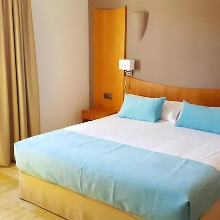 Hotel Vik Coral 3*