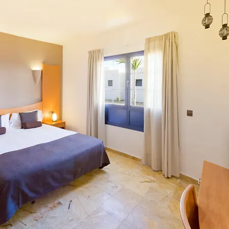 Hotel Vik Coral 3*